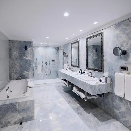 Radisson Blu Hotel, 5*