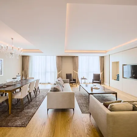 Radisson Blu Hotel, Hotel